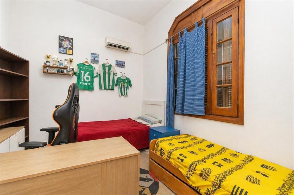 Venta Casa con amplio terreno de 743 m2 frente 21 mts.