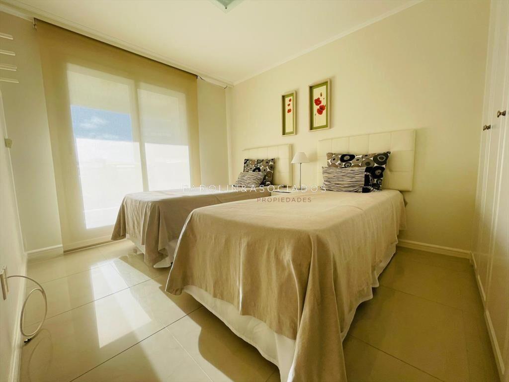 Apartamento en venta de 3 suites en Torre Punta