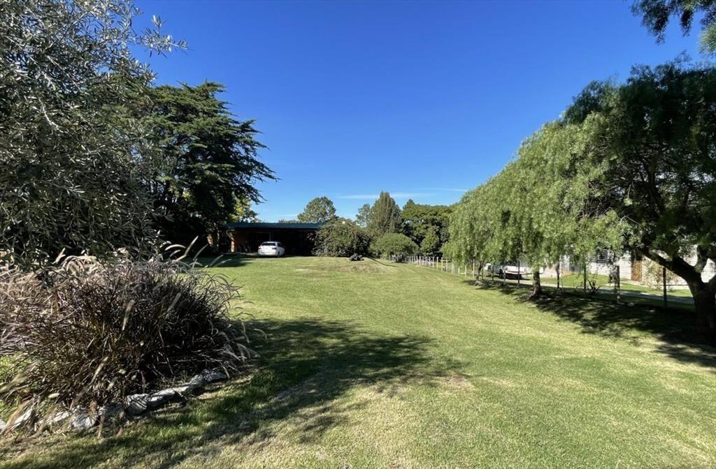 Casa con Amplio Terreno en Venta en Colonia