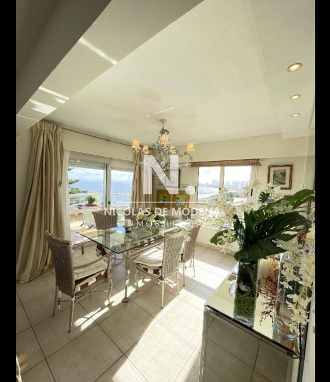Vende apartamento de 3 dormitorios en Mansa, con