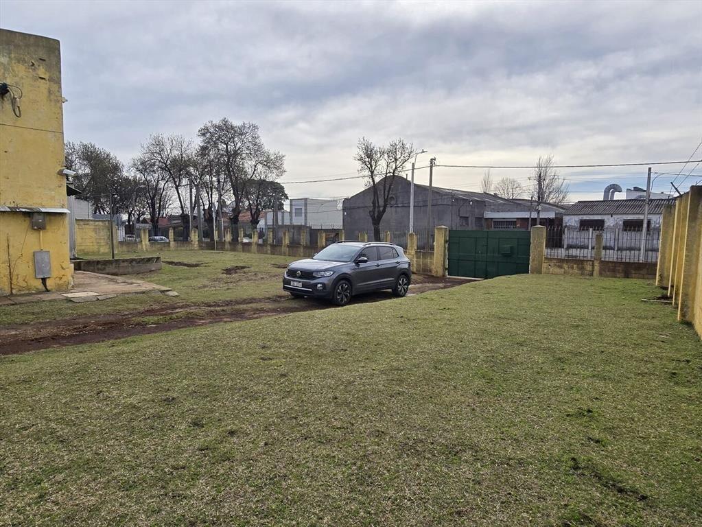 Gran Predio Industrial en Belvedere – 2.041 m² de terreno |
