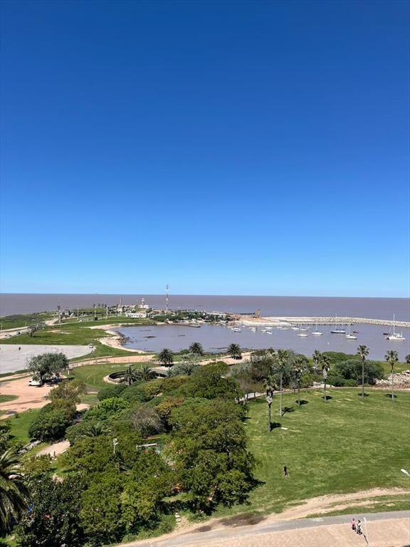 Gran apartamento con Vista al Mar en Rambla Gandhi!