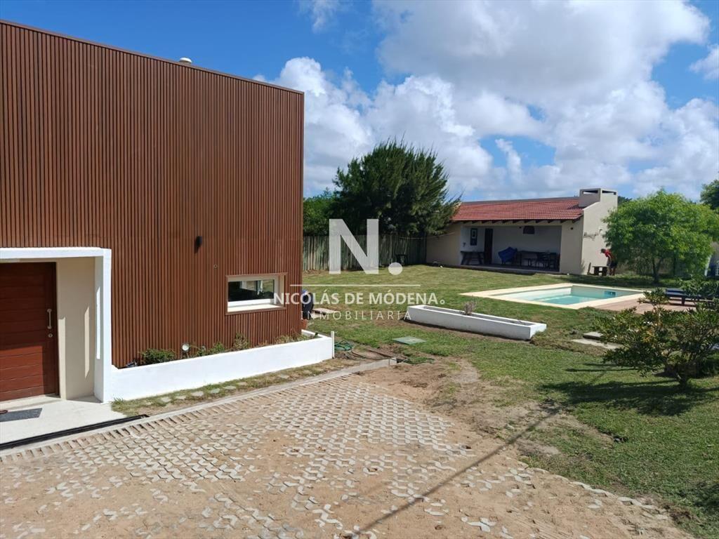 Casa en venta de 3 dormitorios con piscina en en