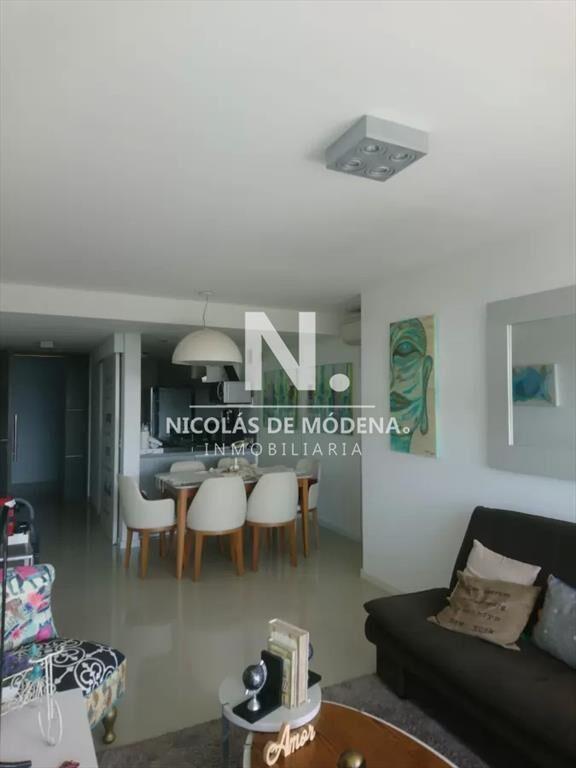 Vende apartamento de 2 dormitorios en Roosevelt,
