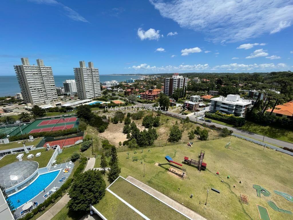 Apartamento en venta de 4 dormitorios con 2 en