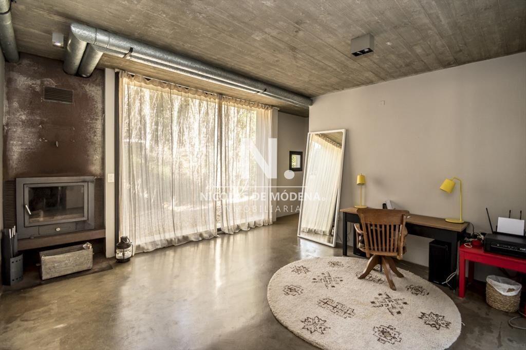 Excelente casa de estilo Minimalista en Barrio La