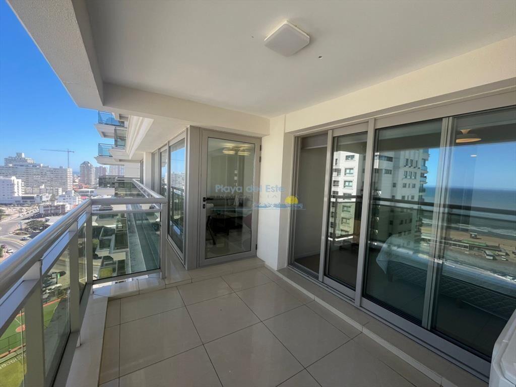 Apartamento en Venta de 3 dormitorios en Punta ,