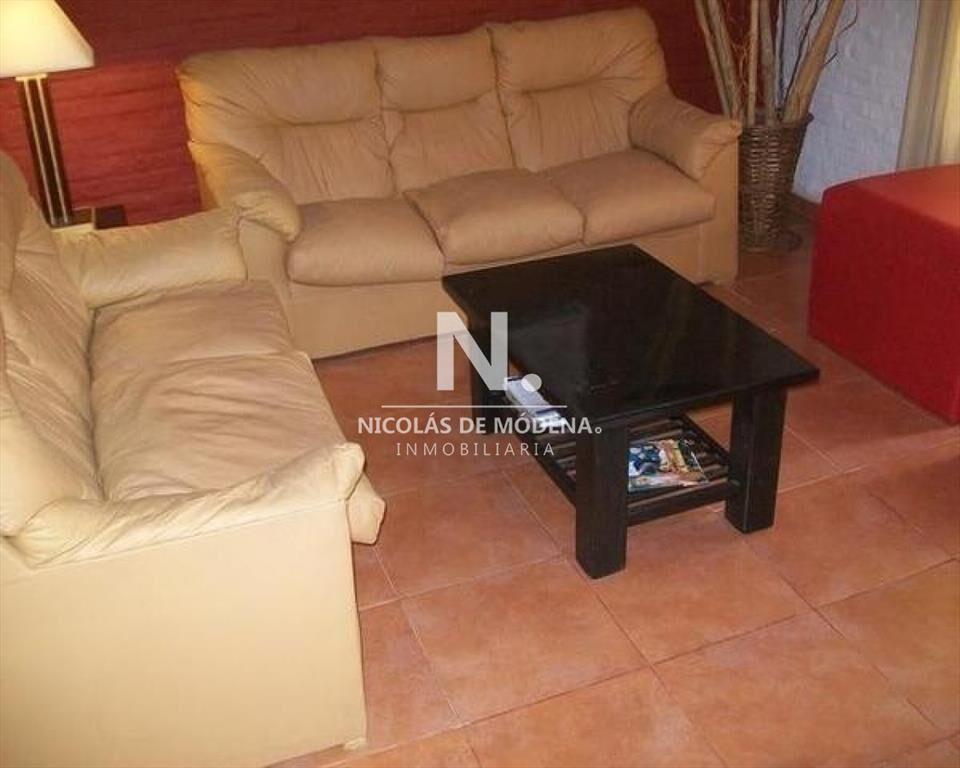 Casa en venta, a pocos metros del mar.