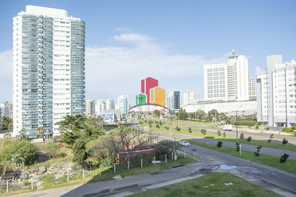 Departamento de 2 dormitorios en venta en torre moderna a m