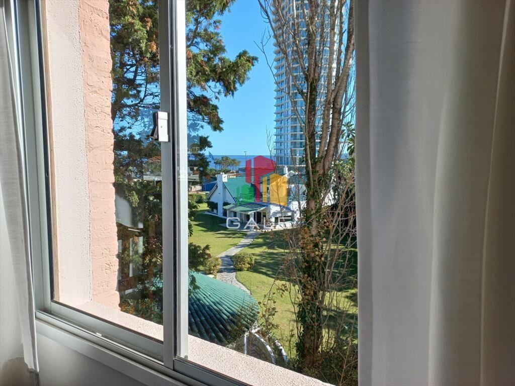 Venta de apartamento de 3 dormitorios en Punta