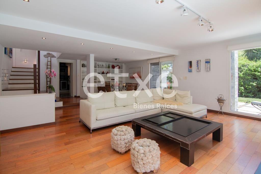 Casa en venta Carrasco...