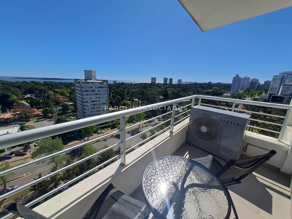 Apartamento en venta de 2 dormitorios en edificio