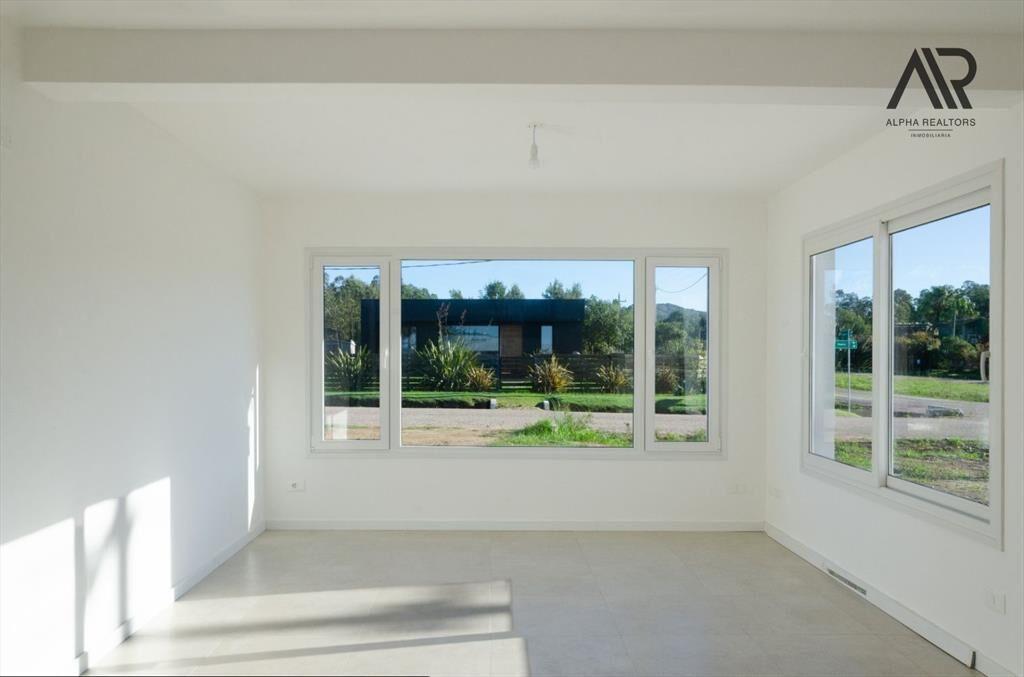 Casa en venta c/ cochera en Punta Negra