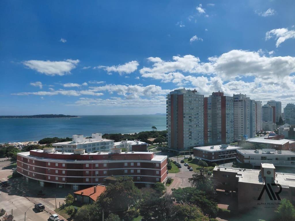 Apartamento en venta c/ cochera en Playa Mansa