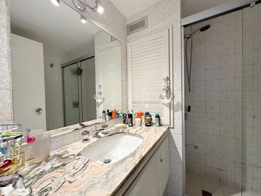 Apartamento de 1 dormitorio en venta en edificio