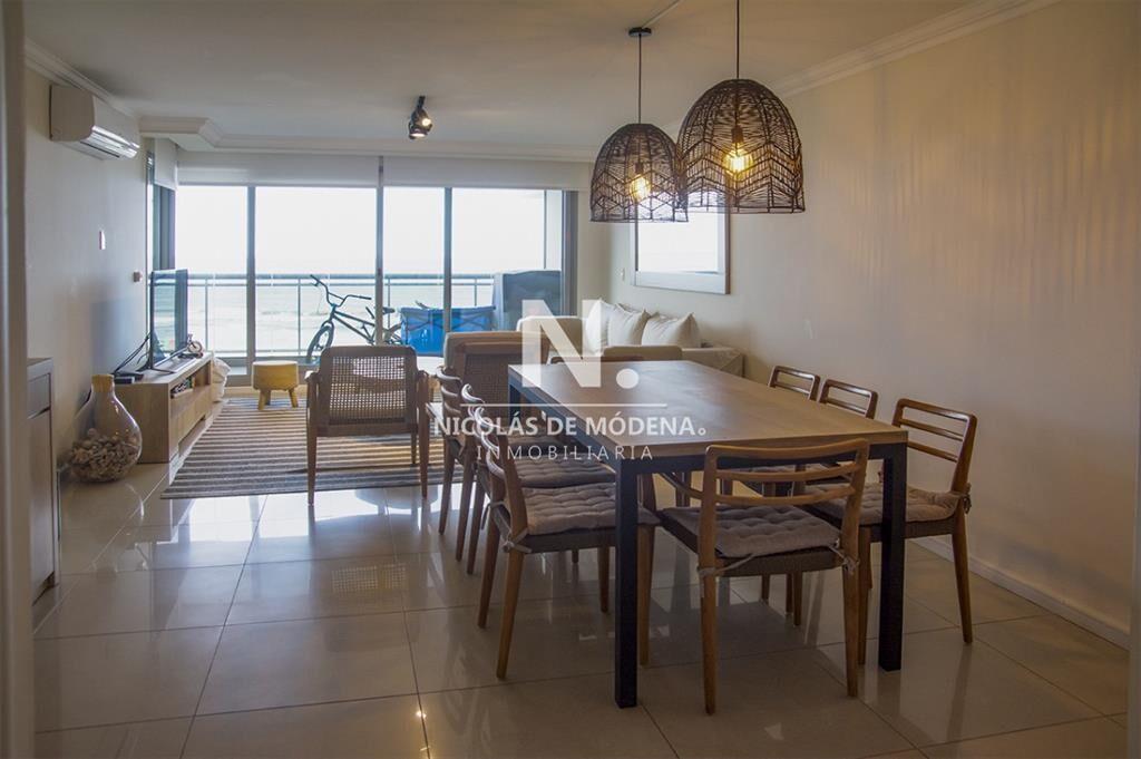 Torre Imperiale Punta Del Este, Divino puesto