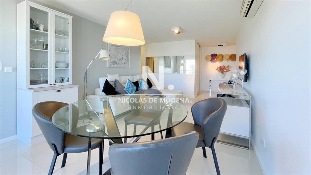 Vende apartamento de 2 dormitorios en Playa Punta