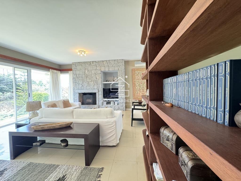 Hermosa casa con piscina a pasos de playa Brava