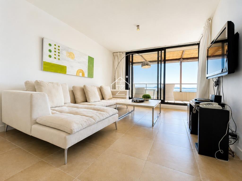 Apartamento de 2 Dormitorios con Vista al Mar y Parrillero