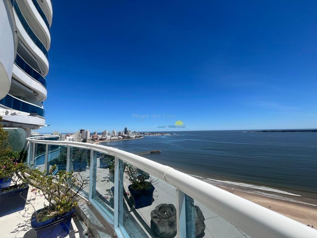 Apartamento en Venta de 4 Dormitorios en Torre ,