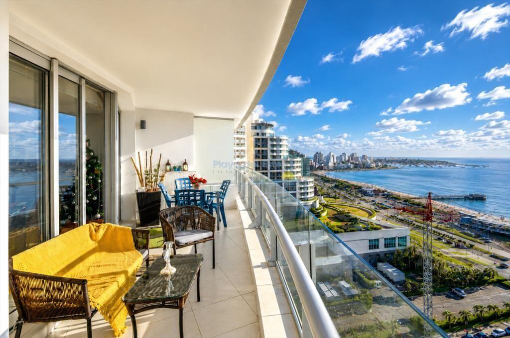 Venta de apartamento de tres dormitorios más en