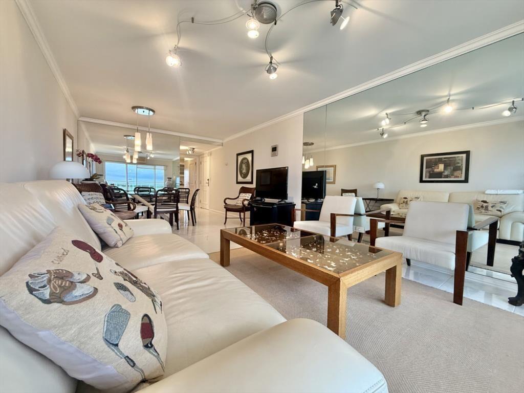 APARTAMENTO EN VENTA 3 DORMITORIOS - CORAL TOWER