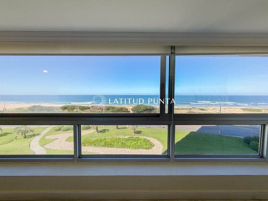 Apartamento frente al Océano, 3 dormitorios más