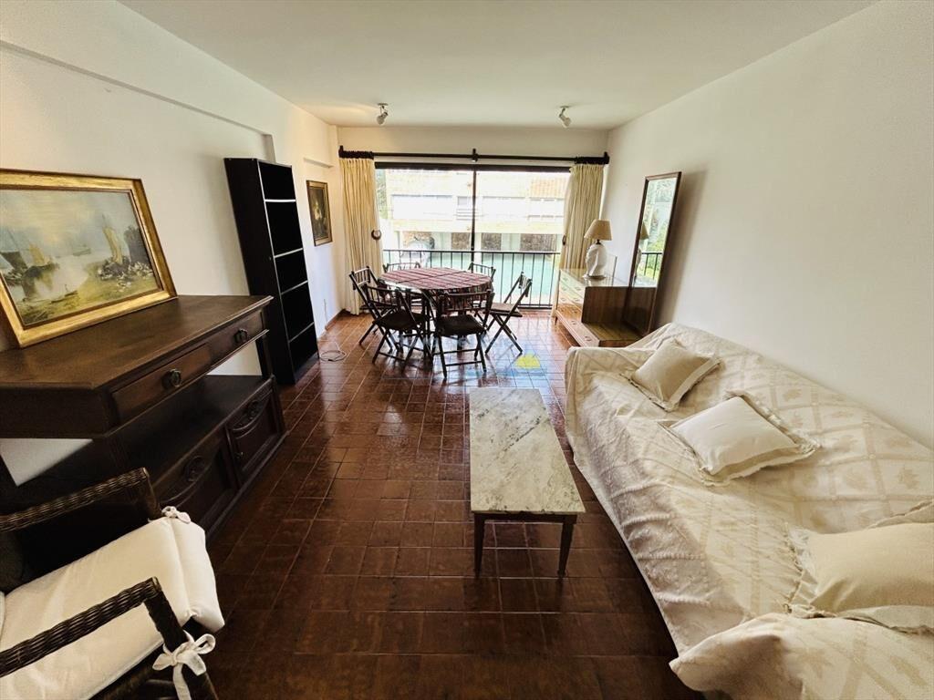 Apartamento en Venta y Alquiler Playa Mansa 3