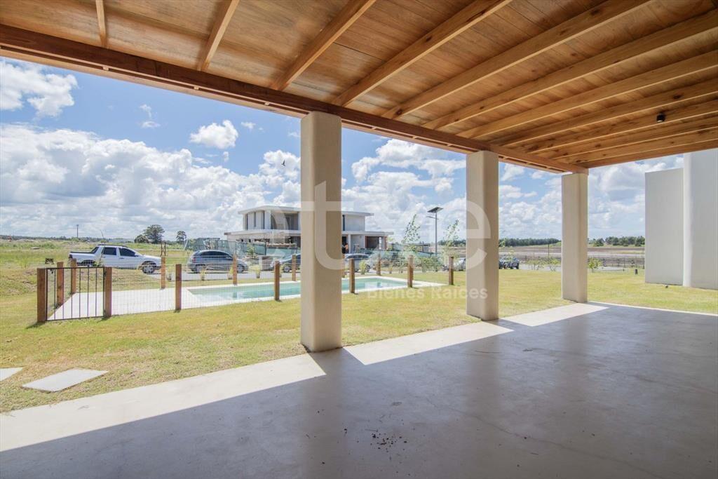 Venta de casa de 3 dormitorios en Cavas...