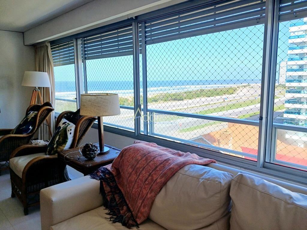 Venta Apto. Rambla Brava 3 dorm. y servicio