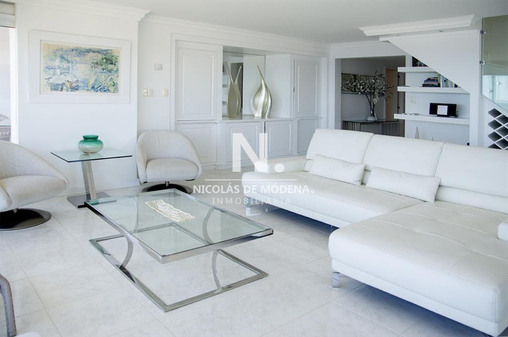 Hermoso Penthouse en venta, en primera linea.