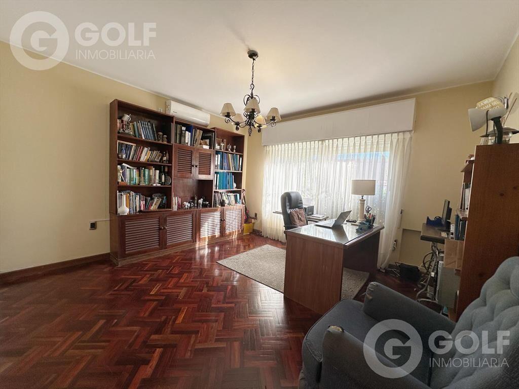 Venta de Casa 4 dormitorios en Carrasco Sur