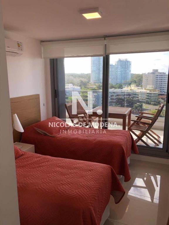 En venta apartamento de 2 dormitorios en Brava, Punta del E