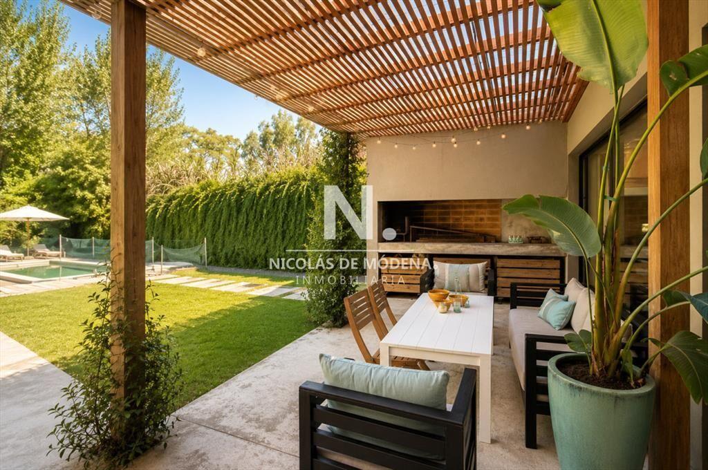 Excelente Casa Minimalista en Barrio Privado, La Arbolada -