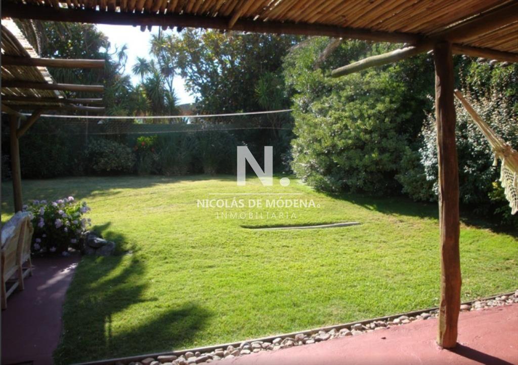 EXCLUSIVA CASA EN VENTA EN PUNTA DEL ESTE.