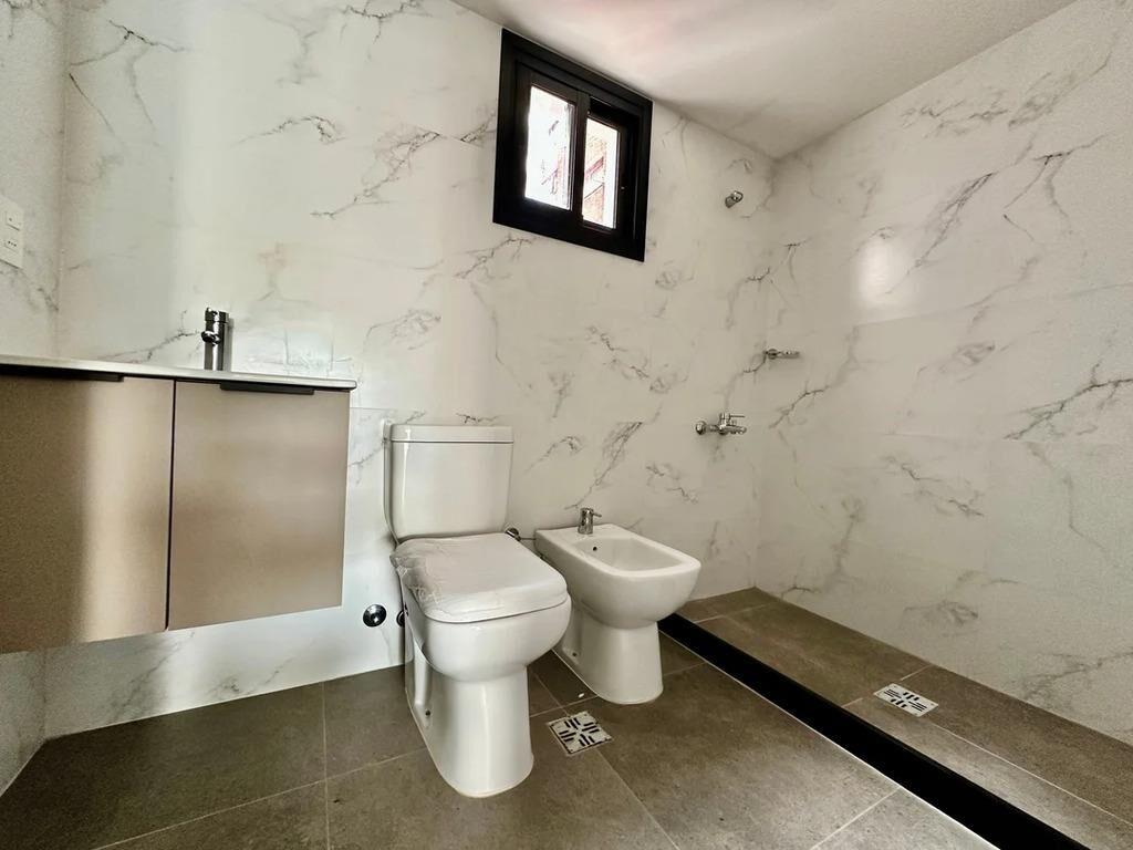 Venta de apartamento de 1 dormitorio con patio en Living Mar