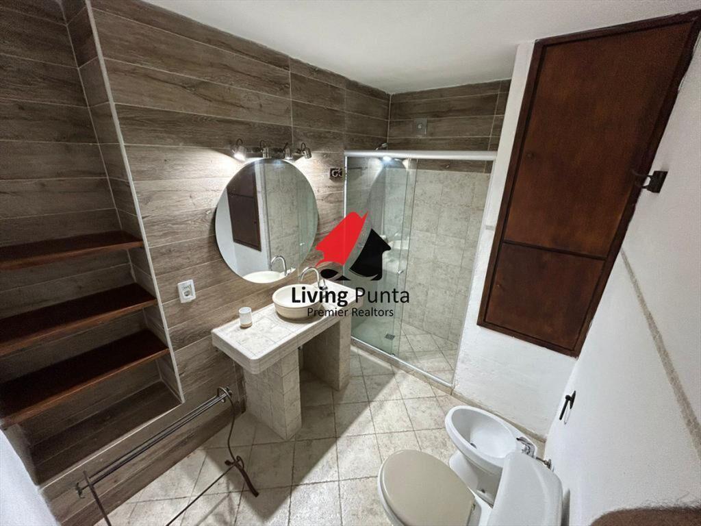 OPORTUNIDAD. VENDE CASA EN EXCELENTE ESTADO, CON PISCINA EN