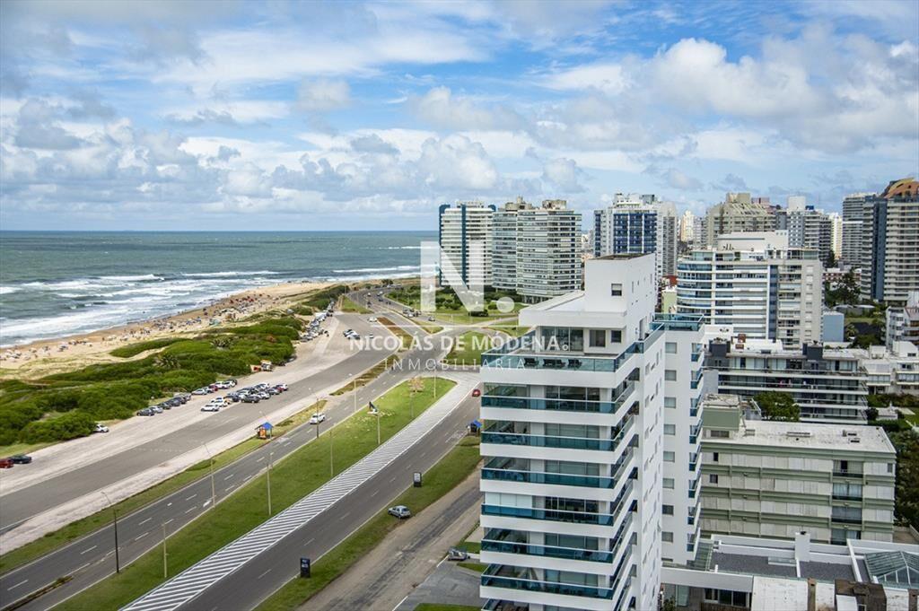 Departamento con agradable vista en edificio