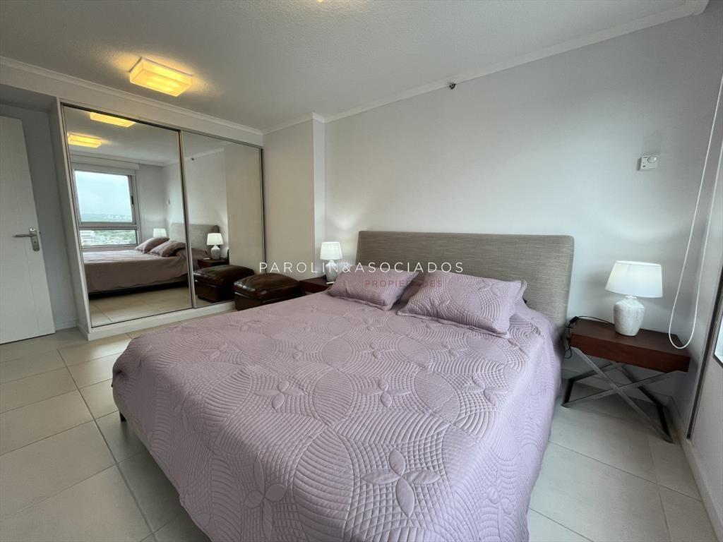 Piso alto 2 dormitorios con 1 baño en ocean del