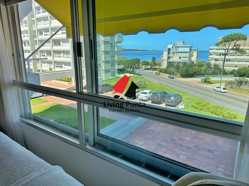 Apartamento en venta a pasos del mar