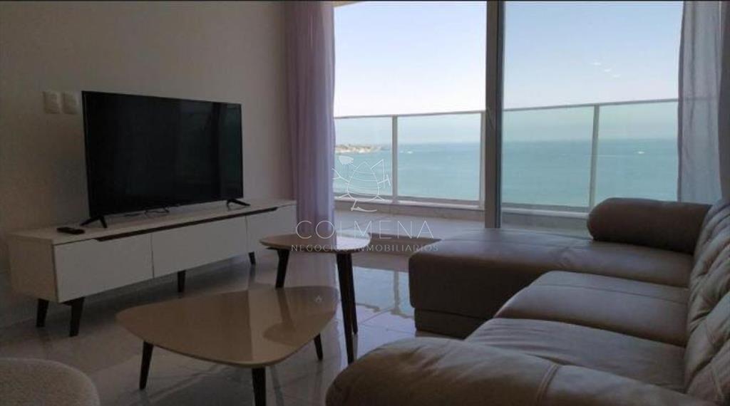 Apartamento en la mansa, frente al mar.