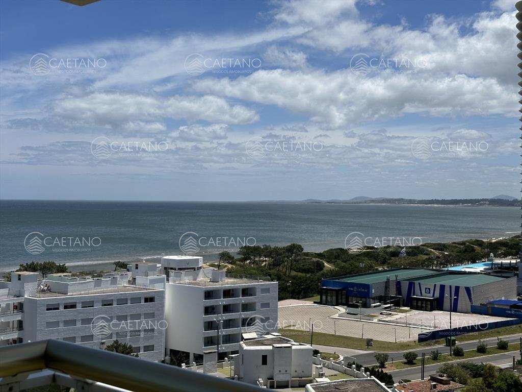 Espectacular apartamento en Mansa Punta del Este,