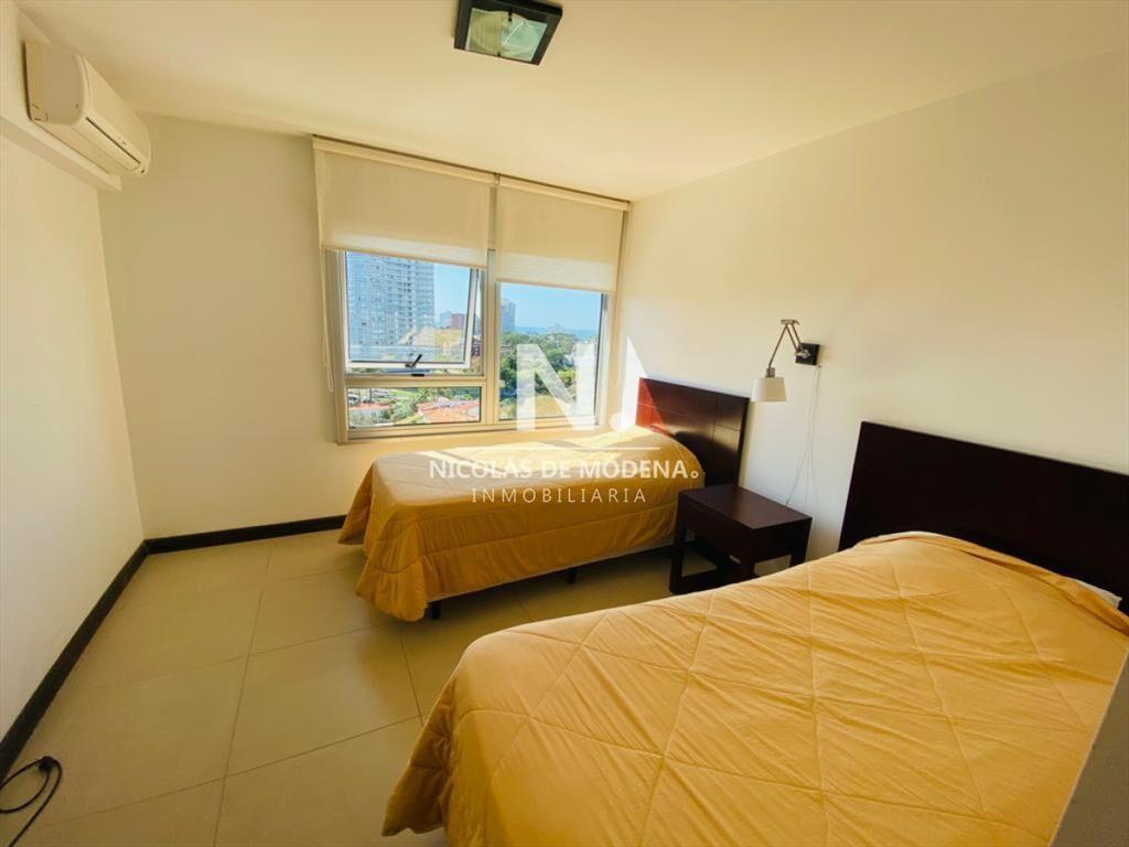 Departamento de 3 dormitorios en Mansa Punta del