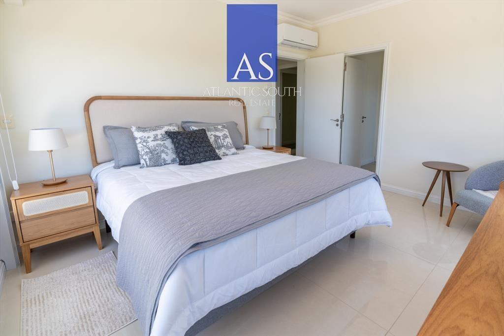 Exclusivo apartamento de 4 dormitorios con y del