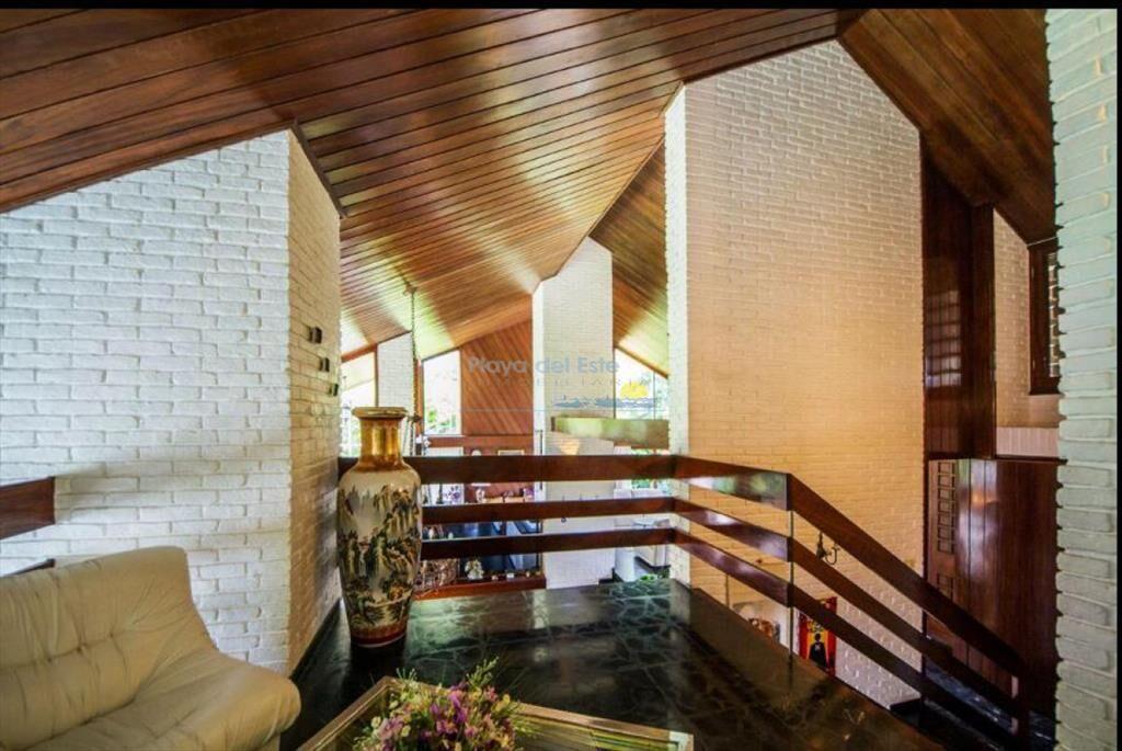 ESPECTACULAR CASA PUNTA DEL ESTE