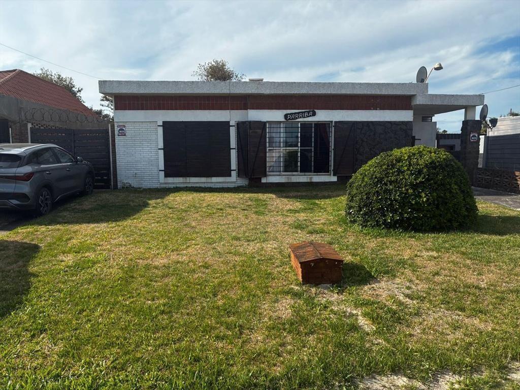 VENTA CASA PARQUE DEL PLATA SUR FRENTE A LA PLAYA
