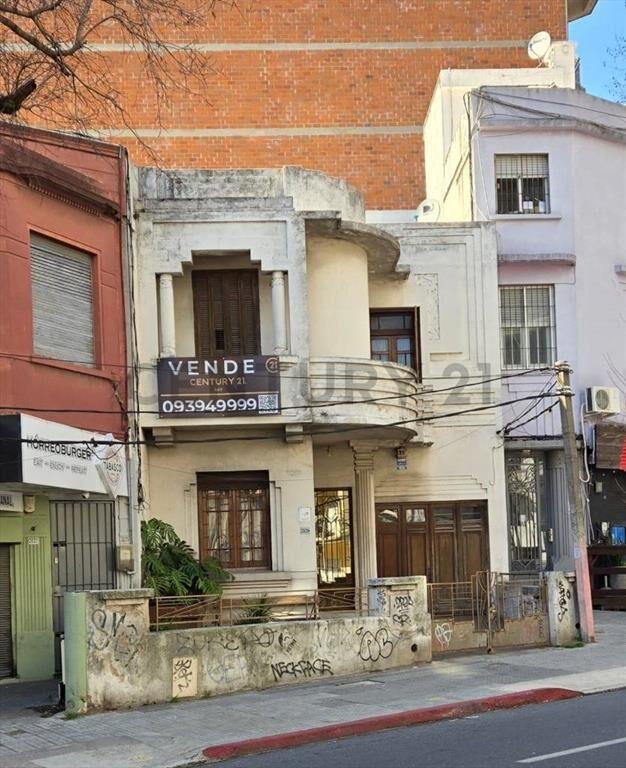 Venta casa Pta Carretas Comercio 21 de setiembre o flia g...