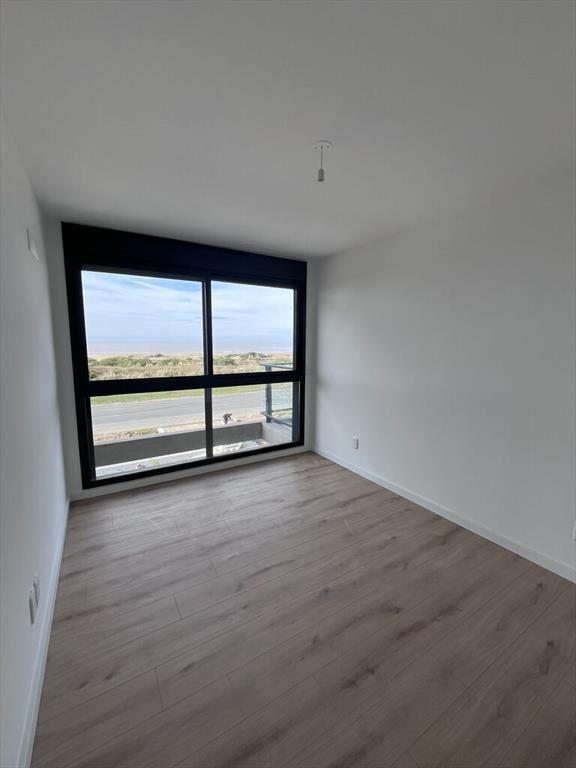 APARTAMENTO A ESTRENAR SOBRE RAMBLA COSTANERA