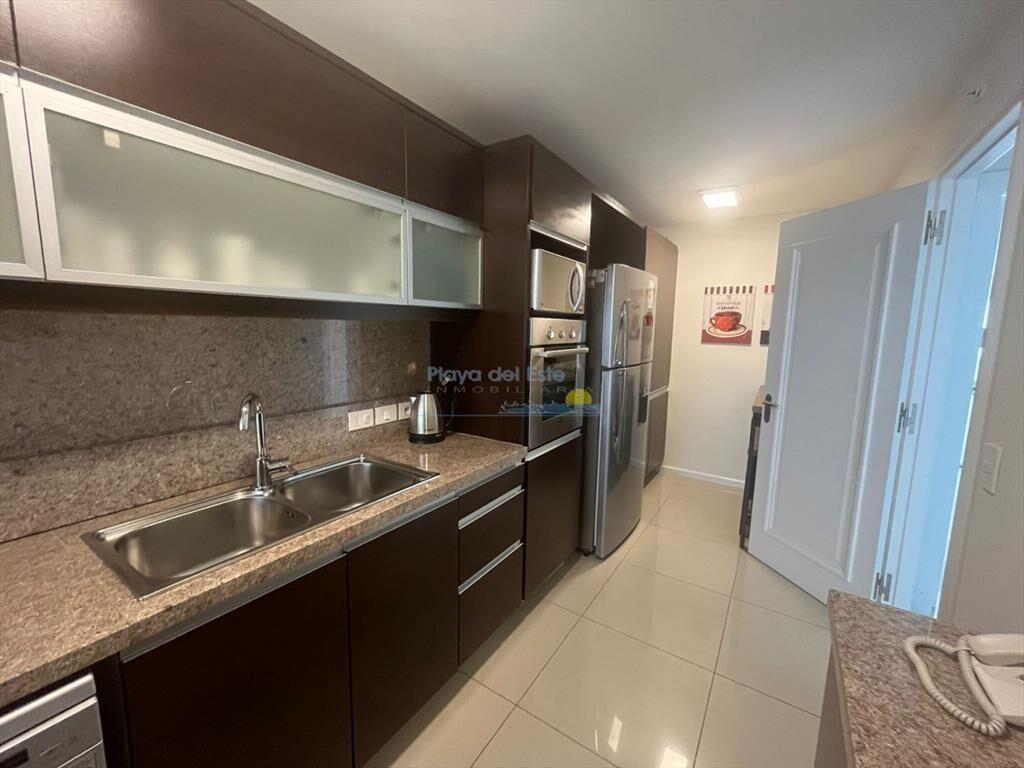Apartamento en Venta de 3 dormitorios en Punta ,