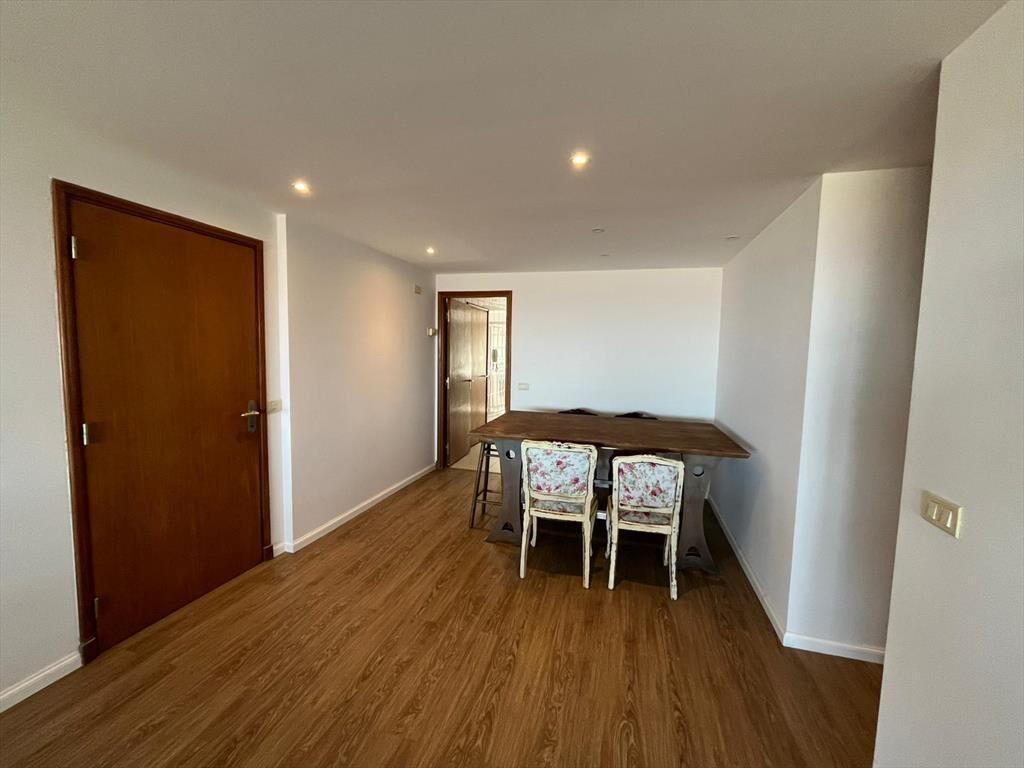 Gran apartamento con Vista al Mar en Rambla Gandhi!